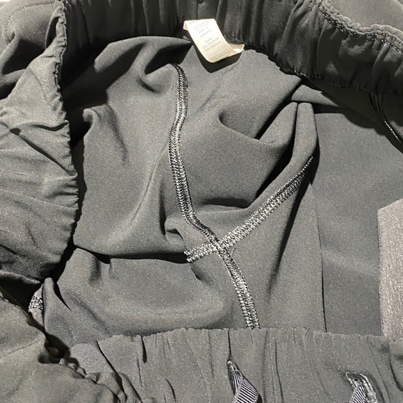 Lululemon On The Fly Pant Black Woven Size 8 Drawstring Waist 7/8” Length - Picture 13 of 15